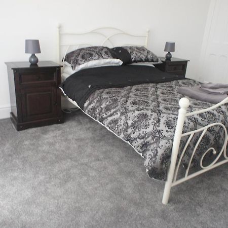 Flat 2 Opposite Travel Lodge Колвин Бэй Экстерьер фото