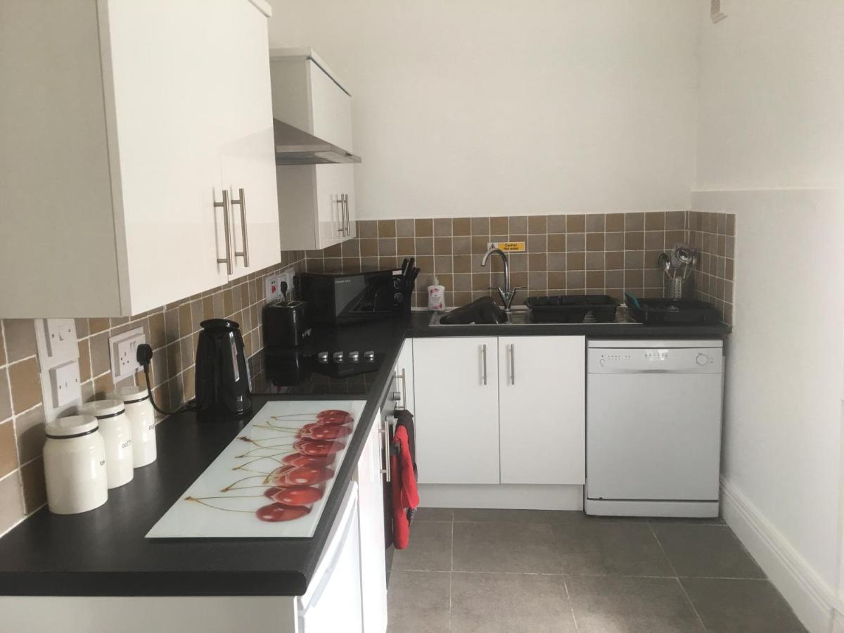 Flat 2 Opposite Travel Lodge Колвин Бэй Экстерьер фото