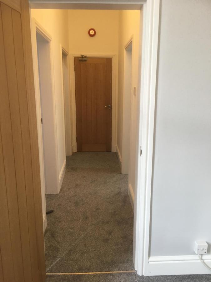 Flat 2 Opposite Travel Lodge Колвин Бэй Экстерьер фото