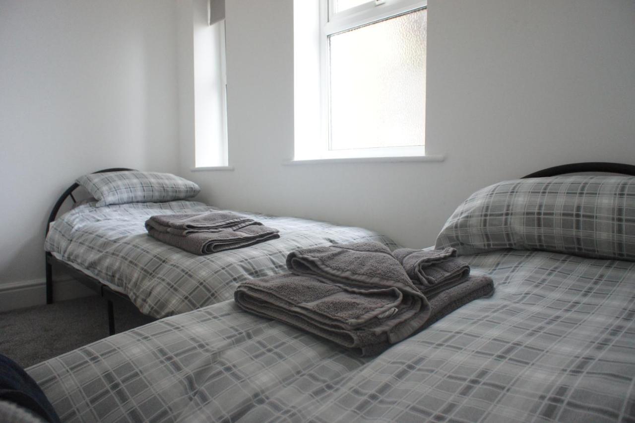 Flat 2 Opposite Travel Lodge Колвин Бэй Экстерьер фото